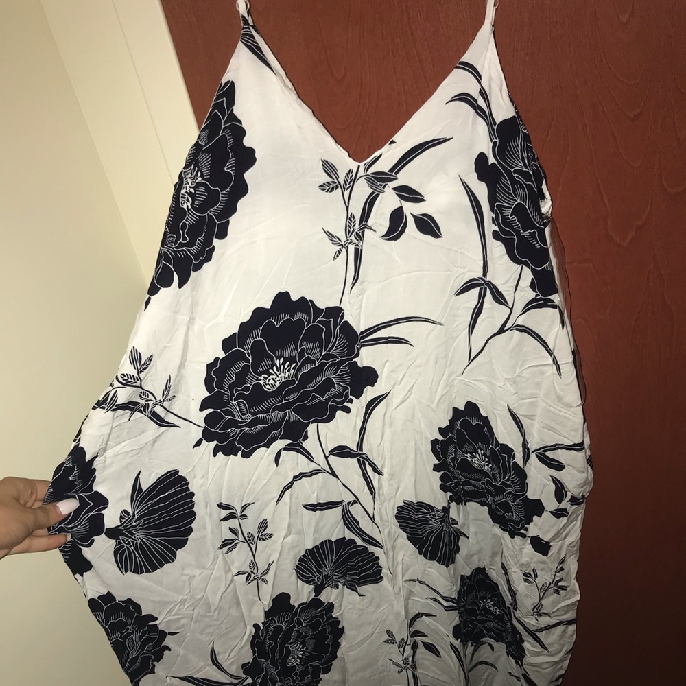 Floral flowy maxi dress - Picture 2 of 2